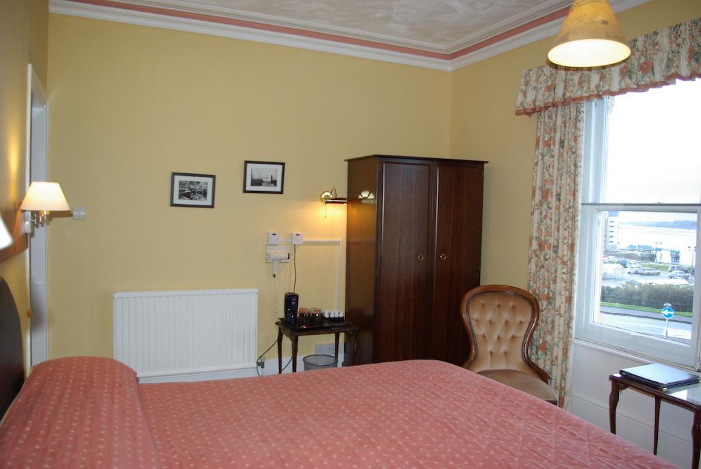 Menai Bank Hotel Caernarfon Rum bild