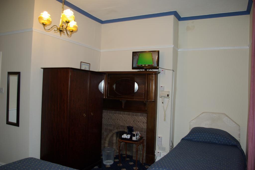 Menai Bank Hotel Caernarfon Exteriör bild